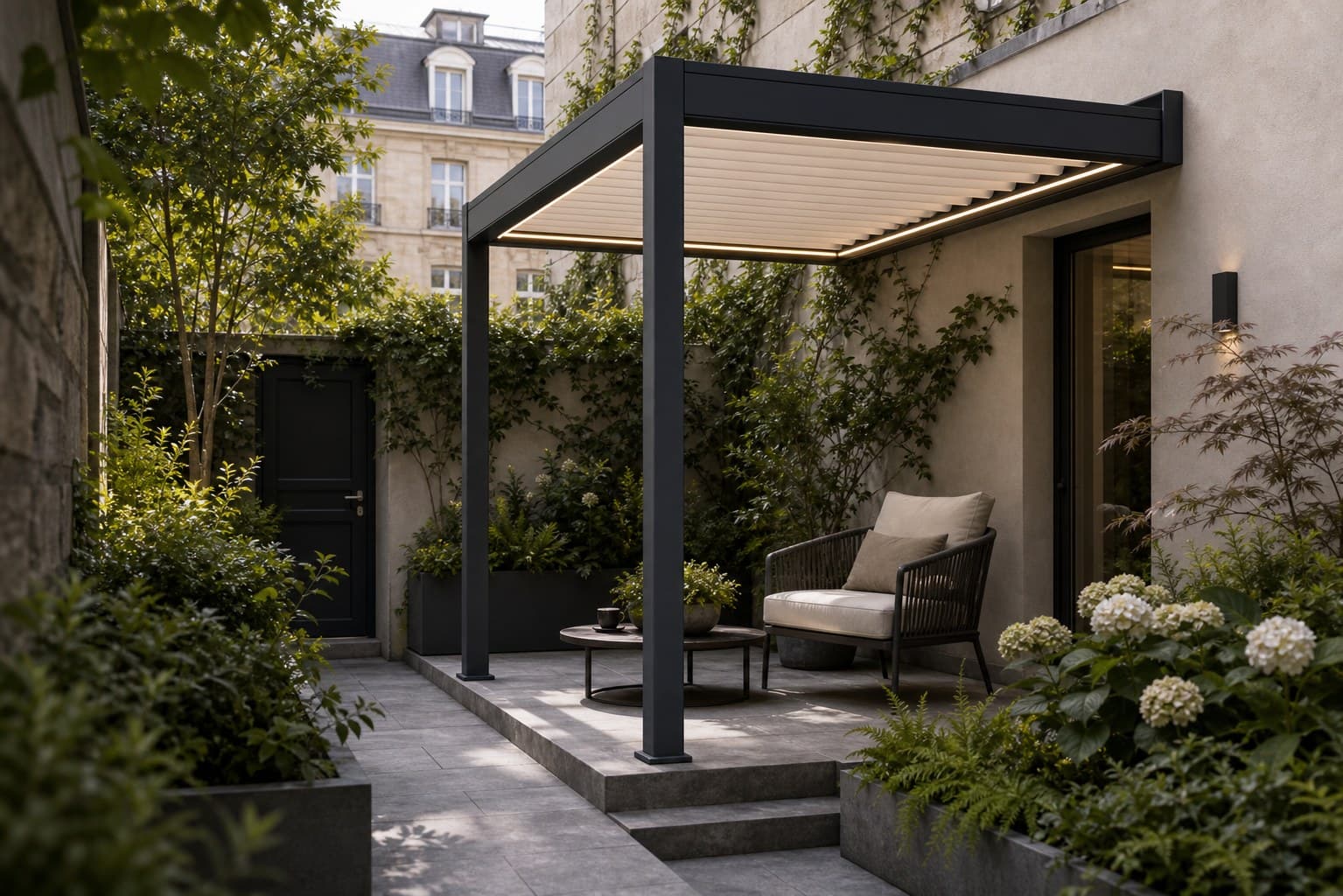 Townhouse Patio Market lifestyle view